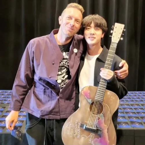 Jin BTS Dikabarkan Kolaborasi dengan Coldplay di Debut Solonya